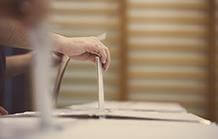  Low turnout in non-binding referendum